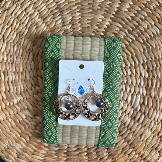 Flower Pearl Round Earring