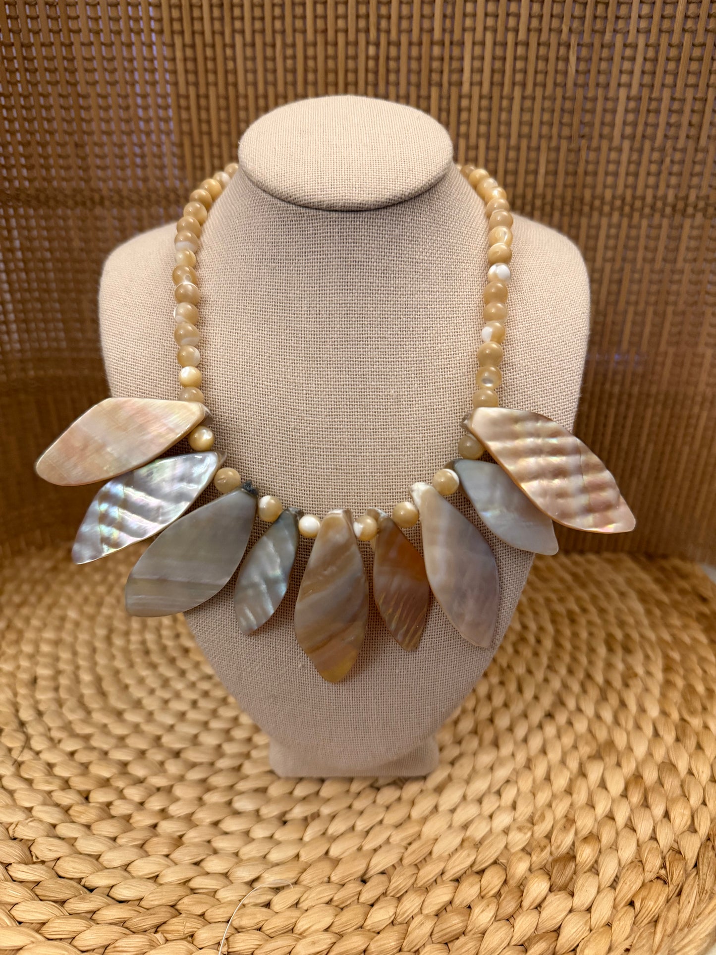 Mother Of Pearl Necklace w/Shell