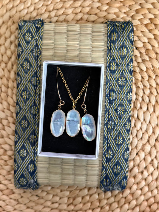 Mother of Pearl Drop Jewelry Set