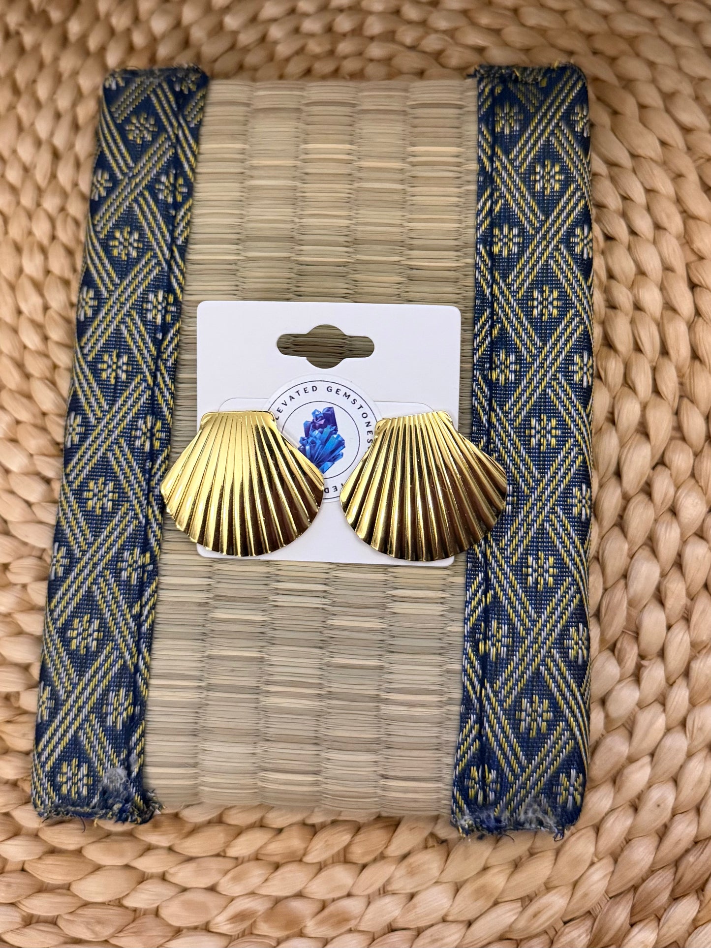 Gold Clam Shell Earring