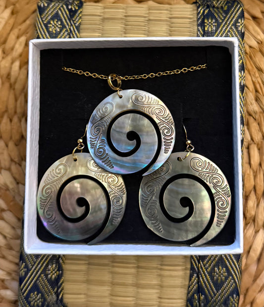 Spiral Black Shell Jewelry Set