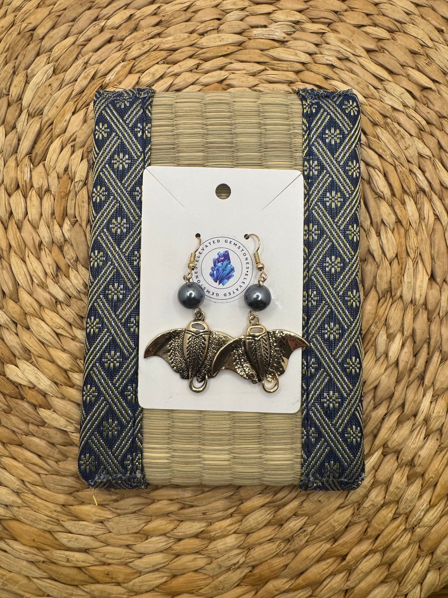 Manta Ray 1 Pearl Earrings