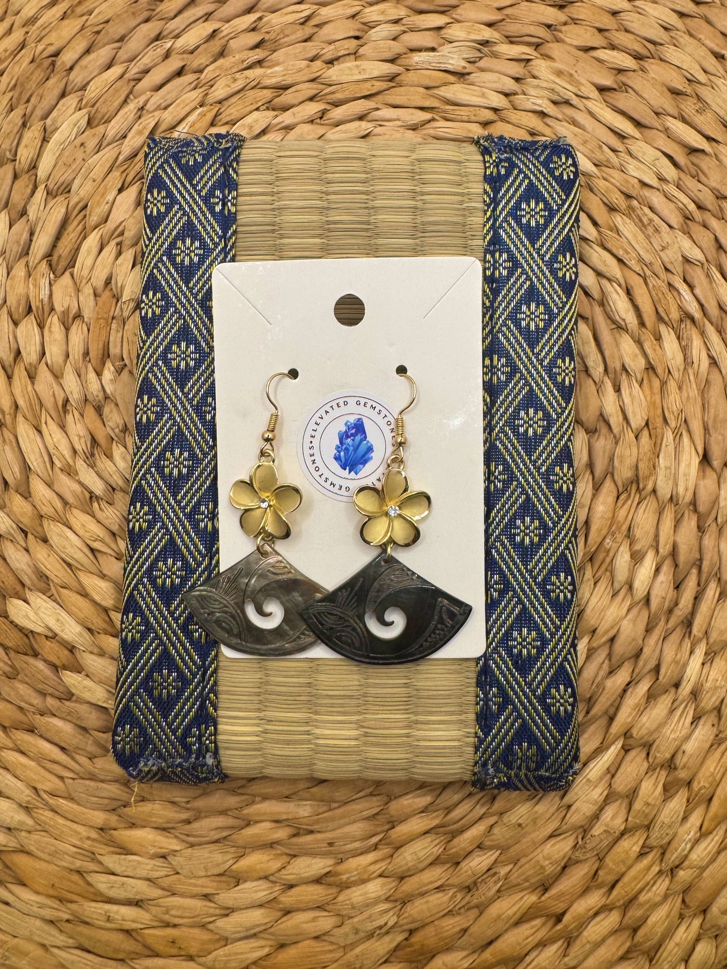 Flower Shell Fan Dangle Earring