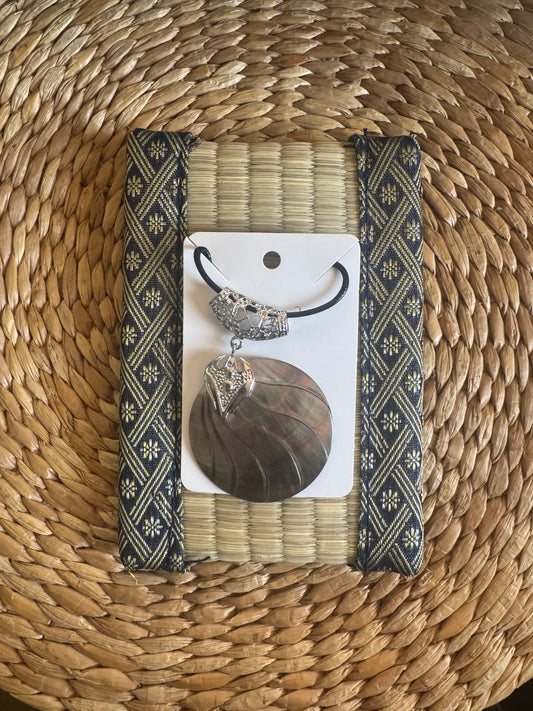 Round Black Shell Necklace