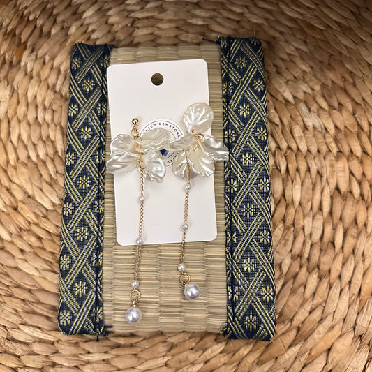 White Pearl Flower Dangle Earrings