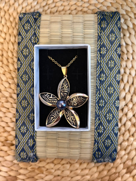 Maori Plumeria Necklace 24"