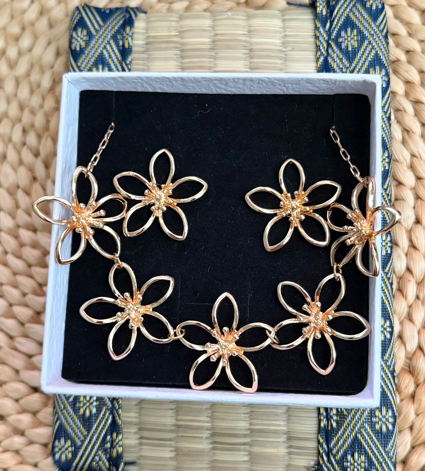 Gold Flower Jewelry Set