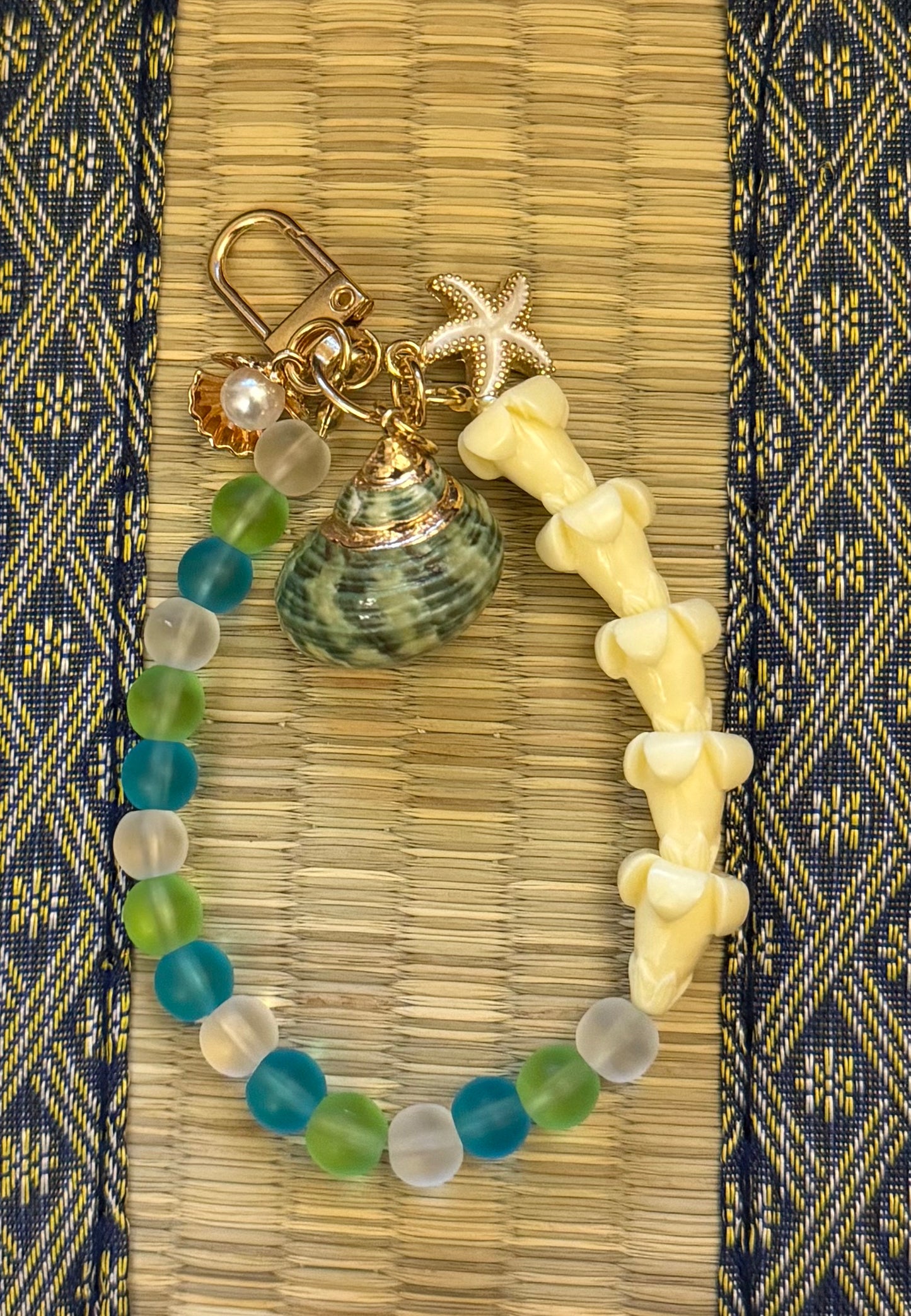 Puakenikeni Flower Seashells Bag Chain