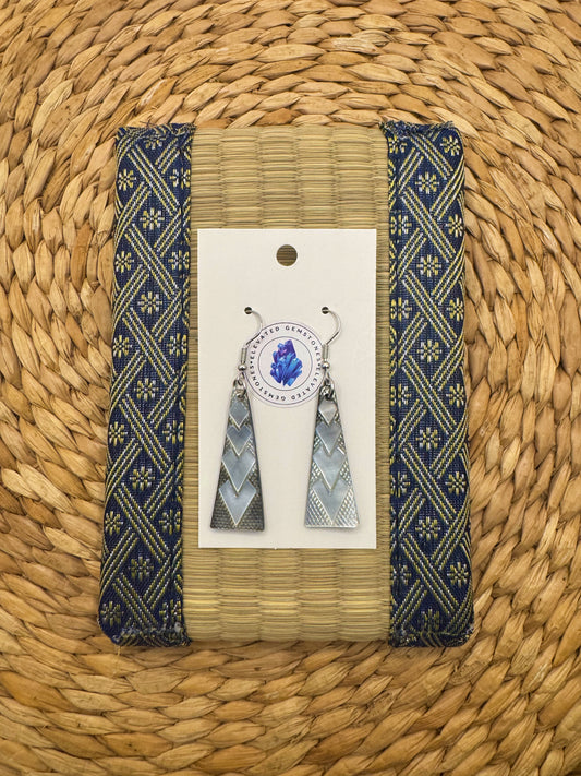 V Shell Dangle Earring