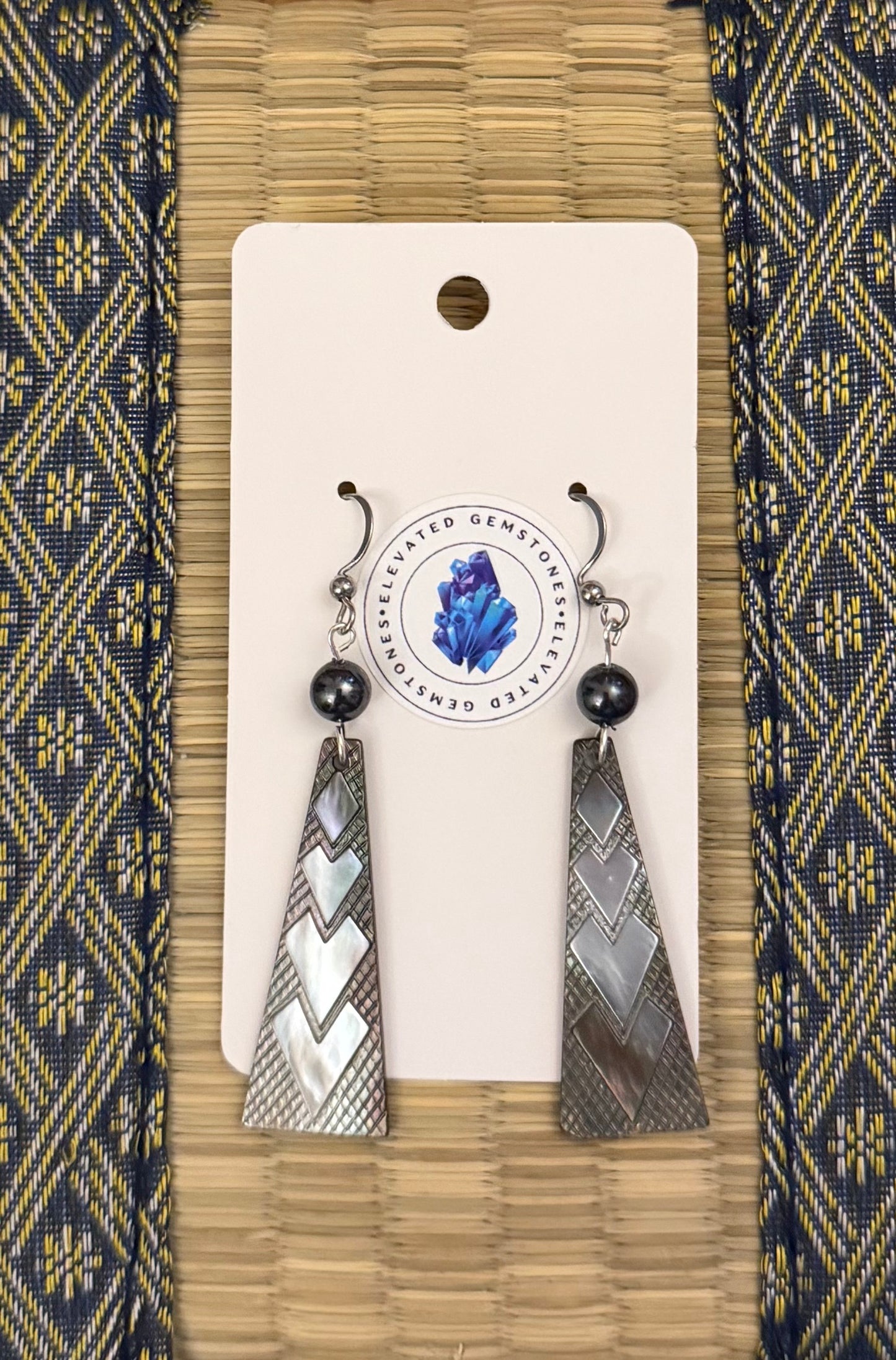 Peacock Pearl V Shell Dangle Earring