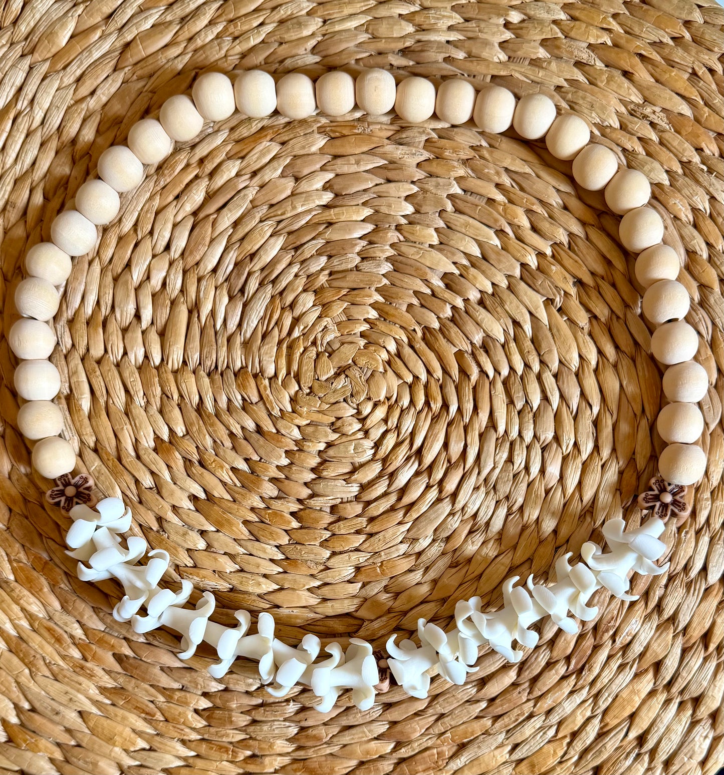 Puakenikeni Hat Lei