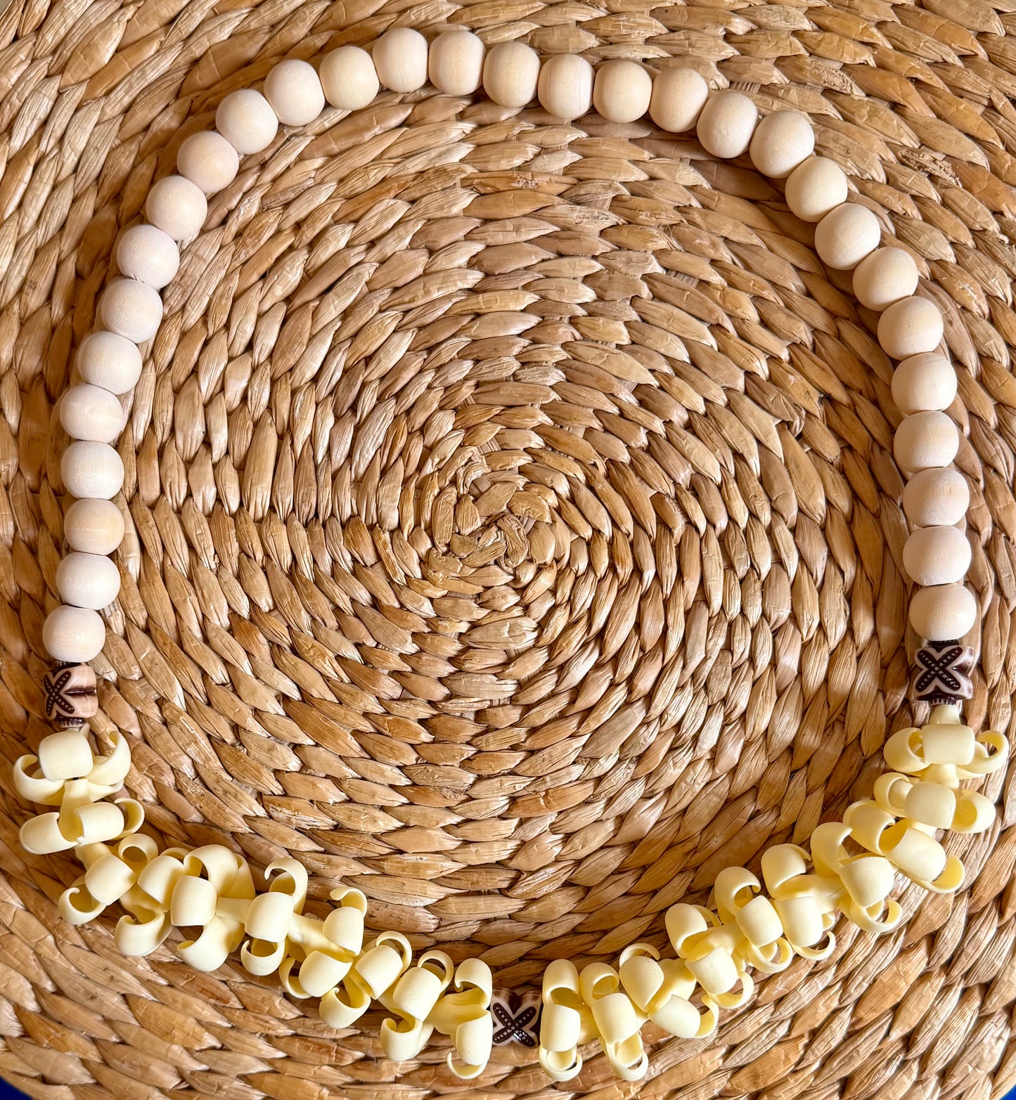 Puakenikeni Hat Lei